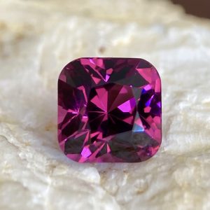 2.80 ct Rhodolite Garnet