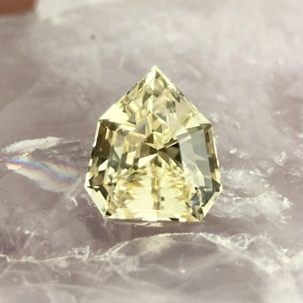 1.01 ct Yellow Sapphire